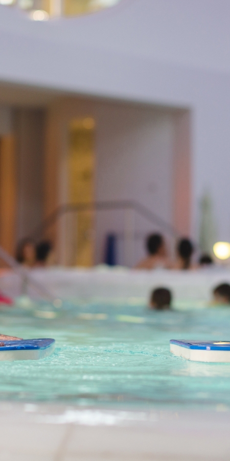 Wassertherapie im Bewegungsbecken des Bogn Engiadina Scuol