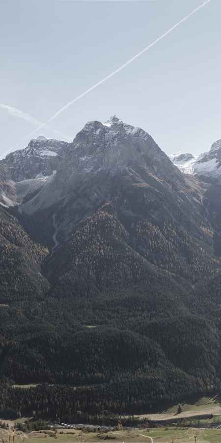 Blick auf die Unterengadiner Berge im Herbst